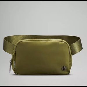 Lululemon Everywhere Belt Bag